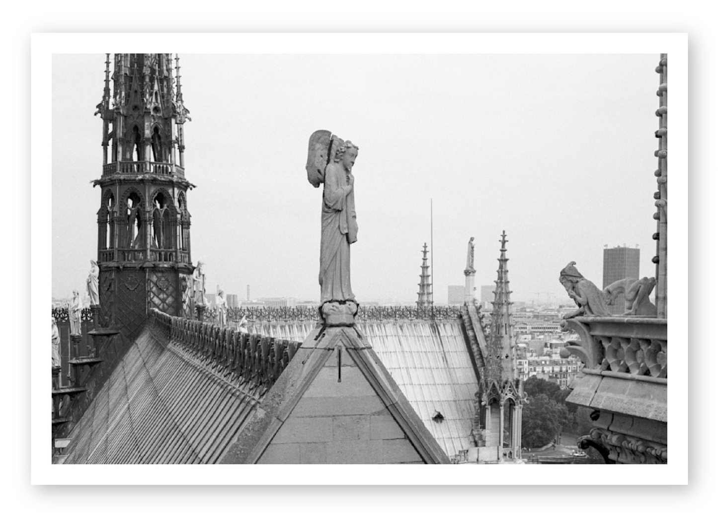 ONCE UPON A TIME IN PARIS (FILM)